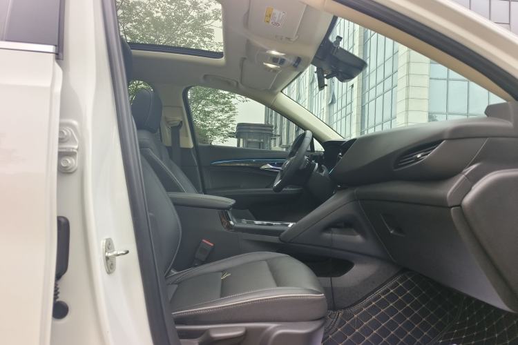 Used Buick Envision 2022 Encore S 552T Two-Wheel-Drive Luxury Model Right Front Seat