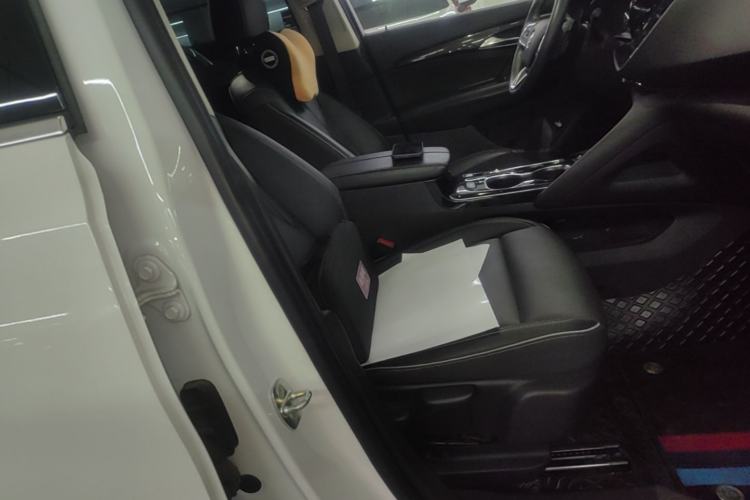 Used Buick Envision 2022 Encore S 652T Two-Wheel-Drive Luxury Model Right Front Seat