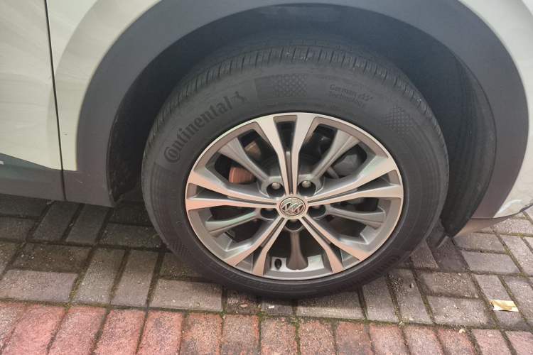 Used Buick Envision 2022 Encore Plus 652T Five-Seat Luxury Model Right Front Wheel Hub