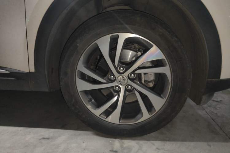 Used Buick Envision 2022 Encore S 552T Two-Wheel Drive Elite Model Right Front Wheel Hub