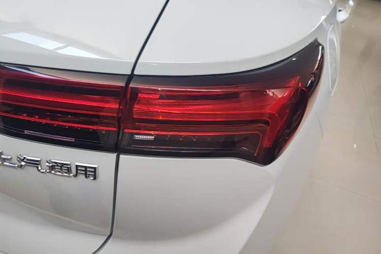 Used Buick Envision 2022 Facelift Encore S 552T Two-Wheel-Drive Luxury Model Right Rear Taillight