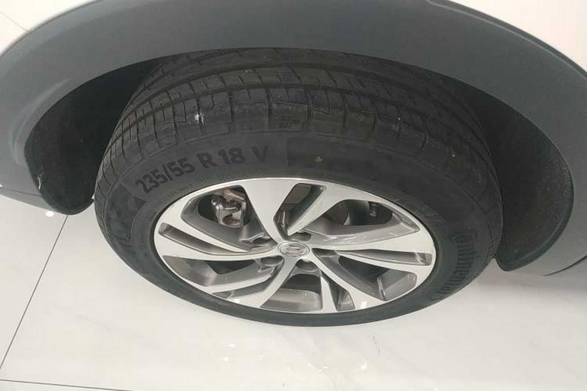 Used Buick Envision 2022 Facelift Encore S 552T Two-Wheel-Drive Luxury Model Right Rear Wheel Hub