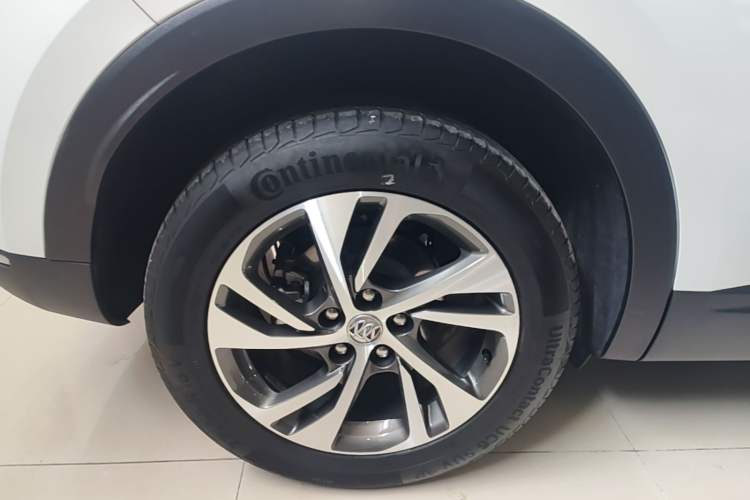 Used Buick Envision 2022 Facelift Encore S 552T Two-Wheel-Drive Luxury Model Right Rear Wheel Hub