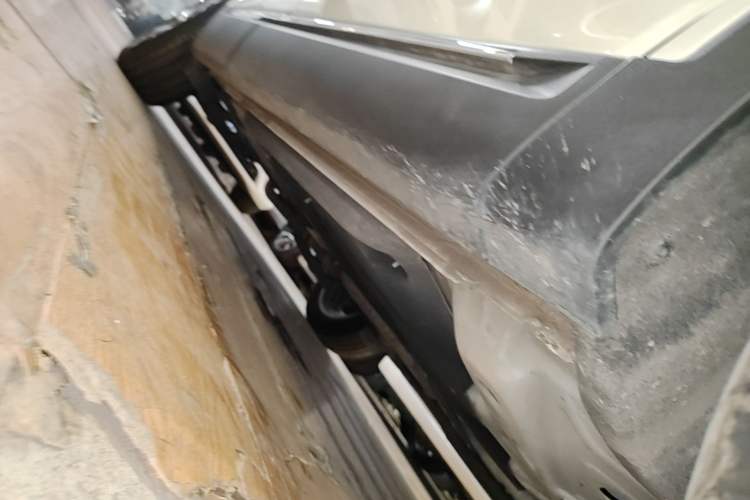 Used Buick Envision 2022 Encore S 552T Two-Wheel Drive Elite Model Right Side Sill