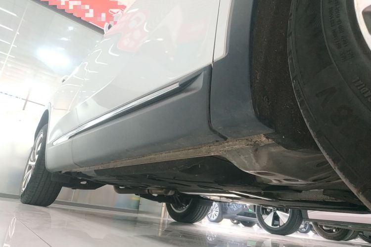 Used Buick Envision 2022 Facelift Encore S 552T Two-Wheel-Drive Luxury Model Right Side Sill