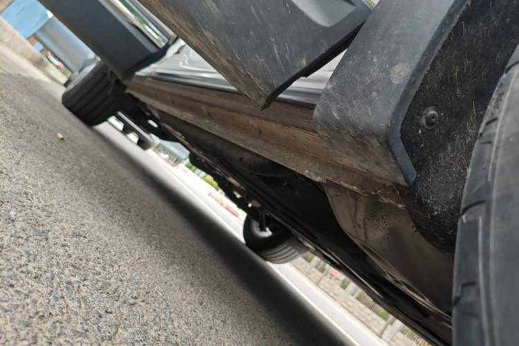 Used Buick Envision 2022 Encore S 552T Two-Wheel-Drive Luxury Model Right Side Sill