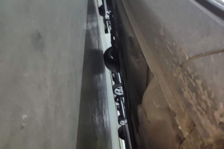 Used Buick Envision 2022 Encore S 652T Two-Wheel-Drive Luxury Model Right Side Sill