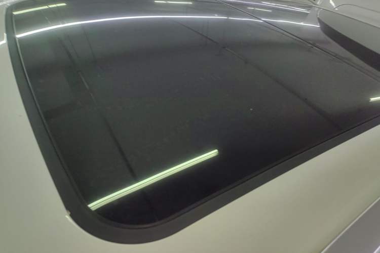 Used Buick Envision 2022 Encore S 652T Two-Wheel-Drive Luxury Model Roof
