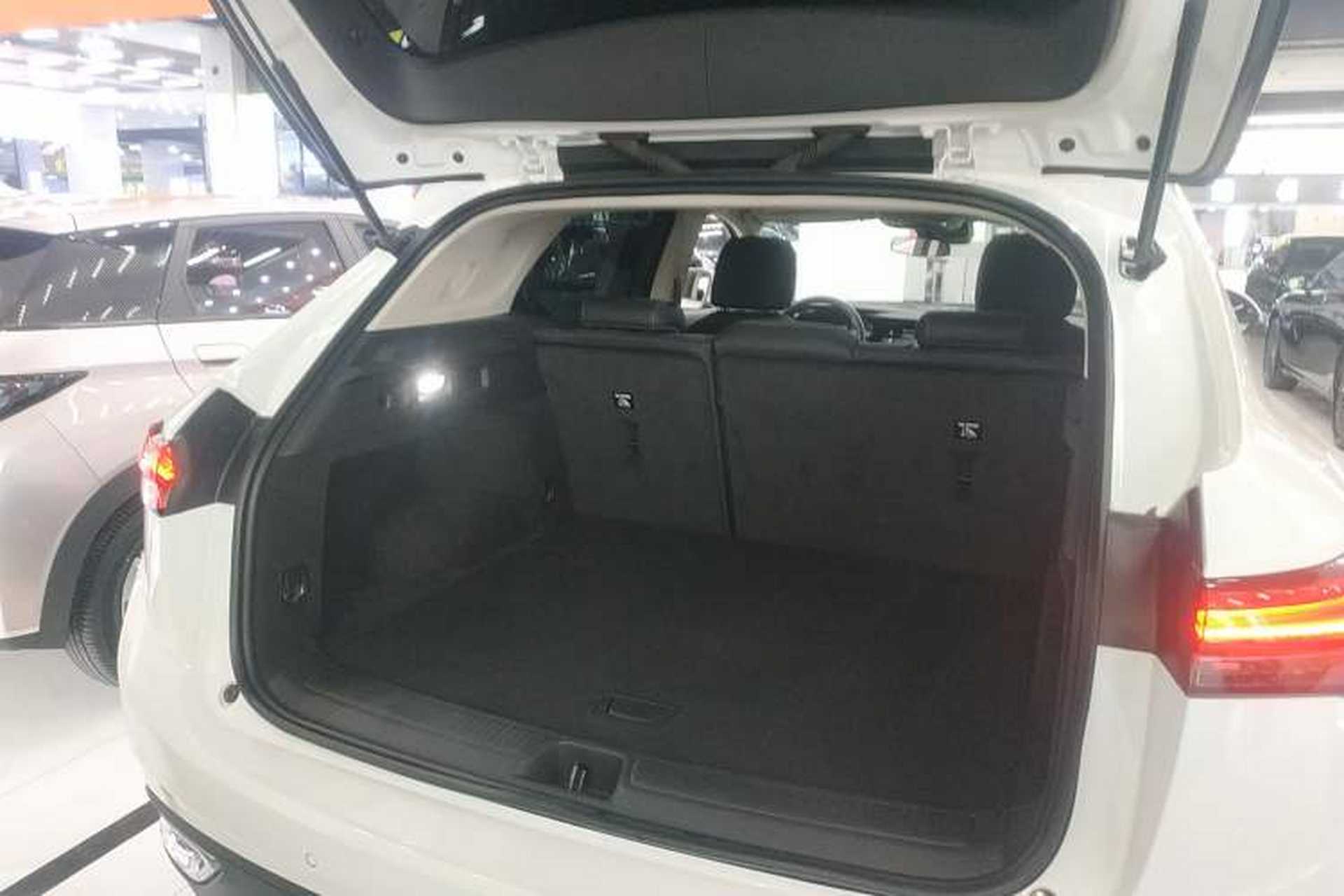 Used Buick Envision 2022 Facelift Encore S 552T Two-Wheel-Drive Luxury Model Trunk
