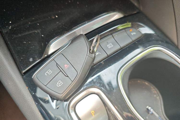 Used Buick Envision 2022 Encore S 552T Two-Wheel-Drive Luxury Model Vehicle Key