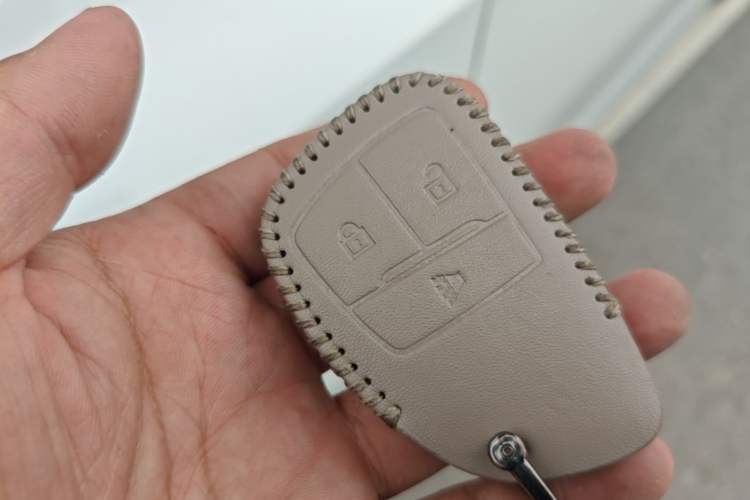 Used Buick Envision 2022 Encore S 552T Two-Wheel-Drive Luxury Model Vehicle Key