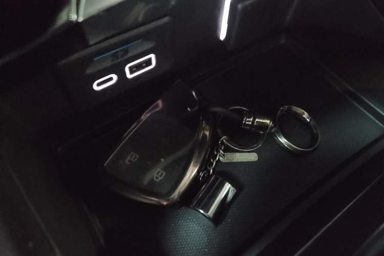 Used Buick Envision 2022 Encore S 552T Two-Wheel Drive Elite Model Vehicle Key