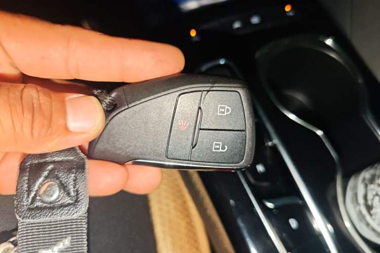 Used Buick Envision 2022 Encore S 552T Two-Wheel-Drive Luxury Model Vehicle Key