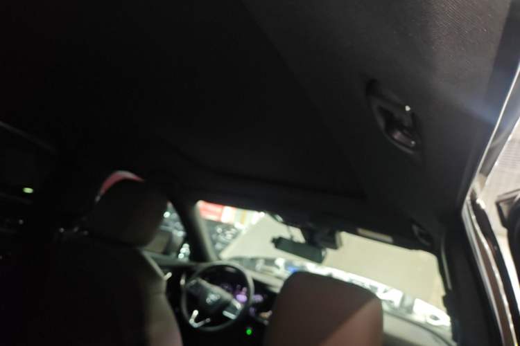 Used Buick Envision 2022 Encore Plus 652T Five-Seat Luxury Model Headliner
