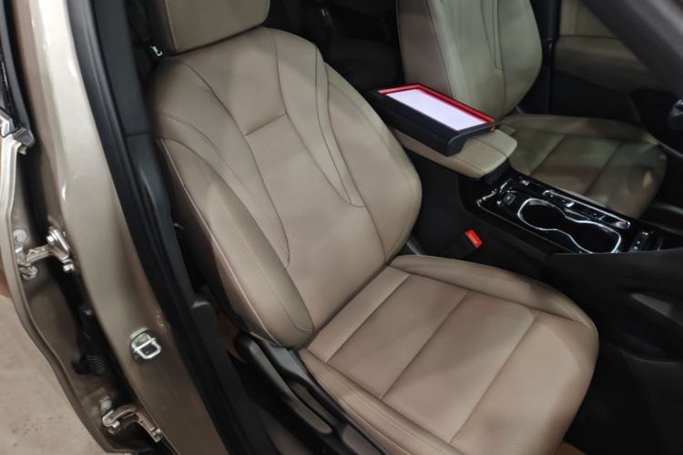 Used Buick Envision 2022 Encore Plus 652T Five-Seat Luxury Model Right Front Seat