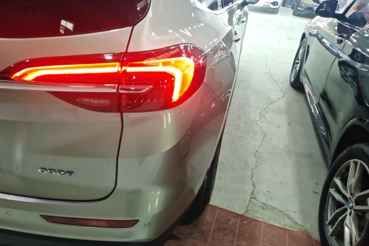 Used Buick Envision 2022 Encore Plus 652T Five-Seat Luxury Model Right Rear Taillight