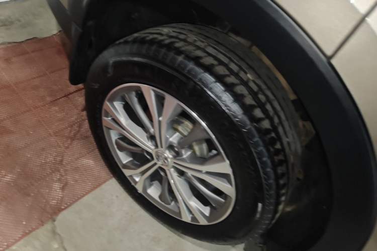 Used Buick Envision 2022 Encore Plus 652T Five-Seat Luxury Model Right Rear Wheel Hub