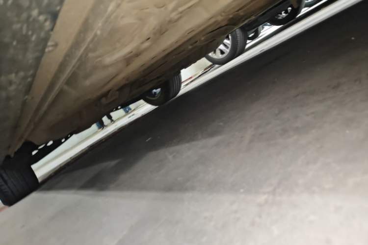 Used Buick Envision 2022 Encore Plus 652T Five-Seat Luxury Model Right Side Sill