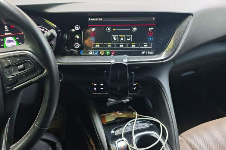 Used Buick Envision 2023 Encore Plus 652T Five-Seat Luxury Model Audio And AC Panel
