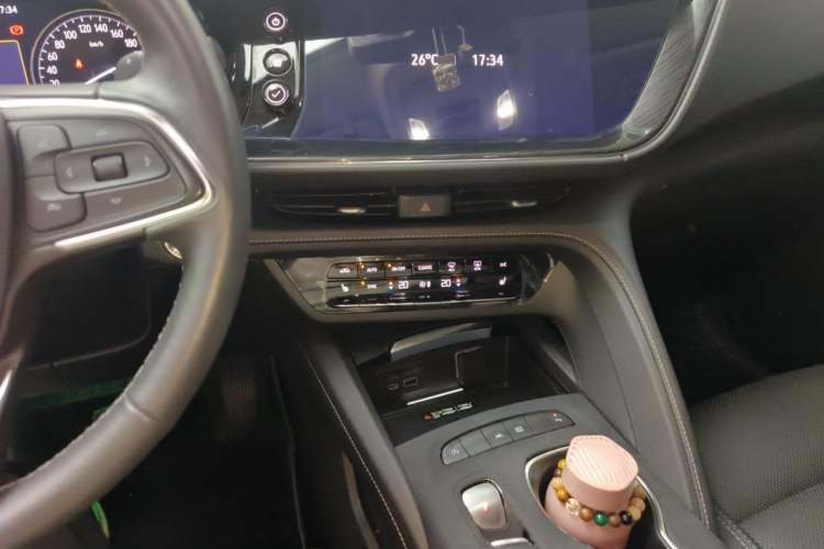 Used Buick Envision 2023 Encore Plus 652T Five-Seat Luxury Model Audio And AC Panel
