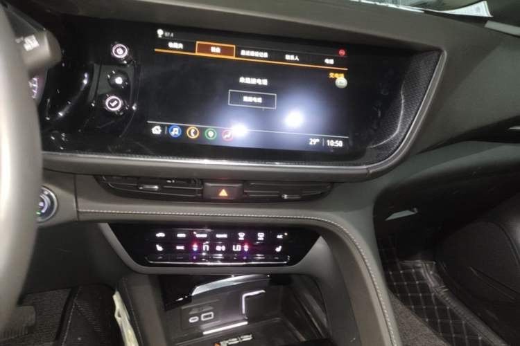 Used Buick Envision 2023 Encore Plus 652T Five-Seat Luxury Model Audio And AC Panel