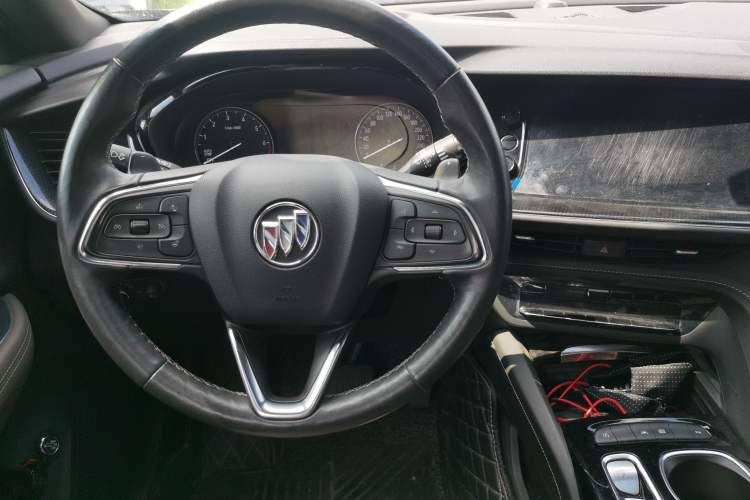 Used Buick Envision 2023 Encore Plus 652T Five-Seat Luxury Model Center Console