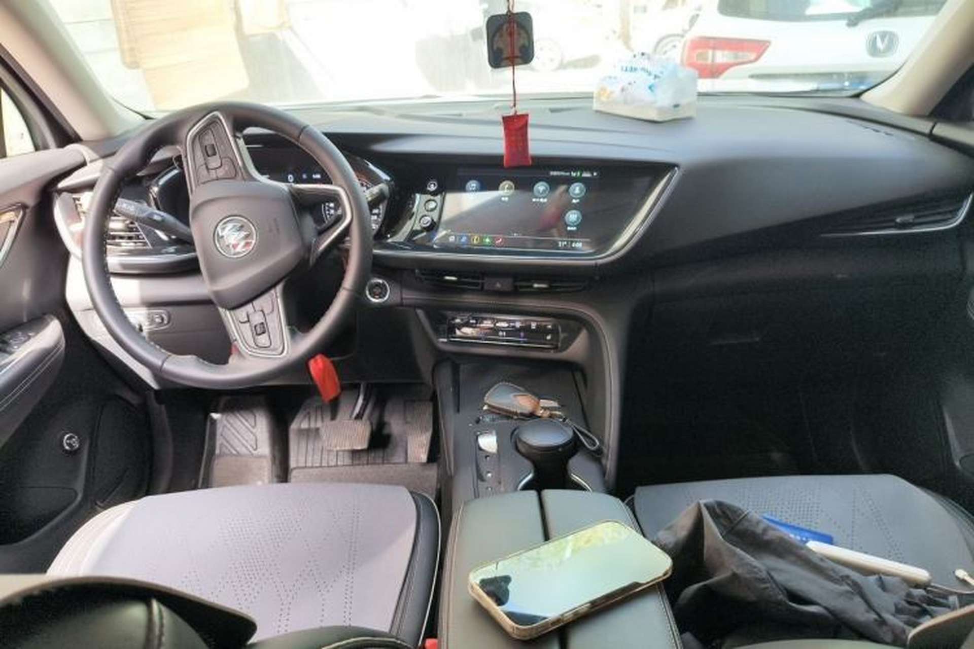 Used Buick Envision 2023 Encore S 652T Two-Wheel-Drive Luxury Model Center Console