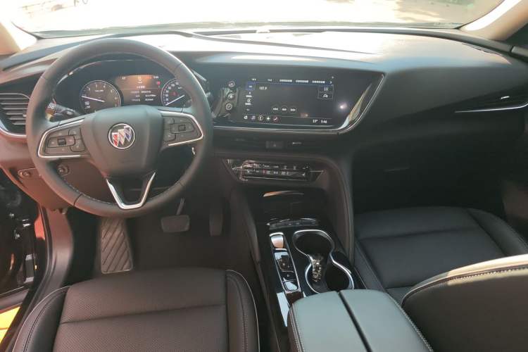 Used Buick Envision 2023 Encore Plus 652T Five-Seat Luxury Model Center Console