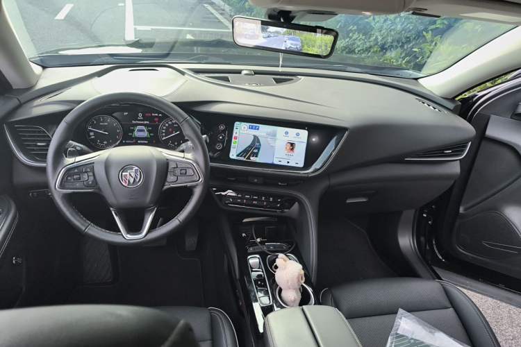 Used Buick Envision 2023 Encore Plus 652T Five-Seat Luxury Model Center Console