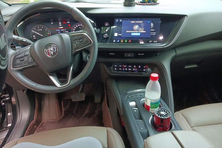 Used Buick Envision 2023 Encore Plus 652T Five-Seat Luxury Model Center Console