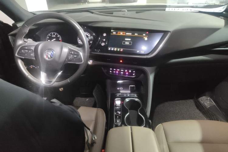 Used Buick Envision 2023 Encore Plus 652T Five-Seat Luxury Model Center Console