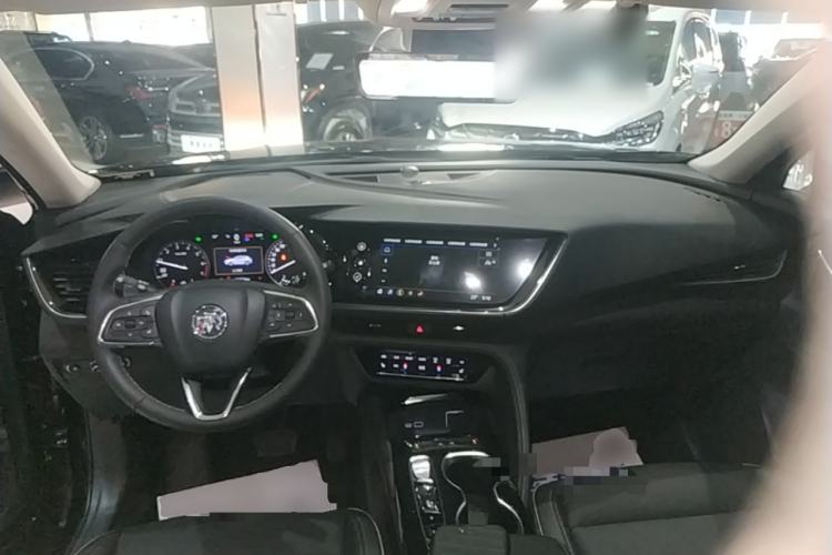 Used Buick Envision 2023 Encore Plus 652T Five-Seat Luxury Model Center Console