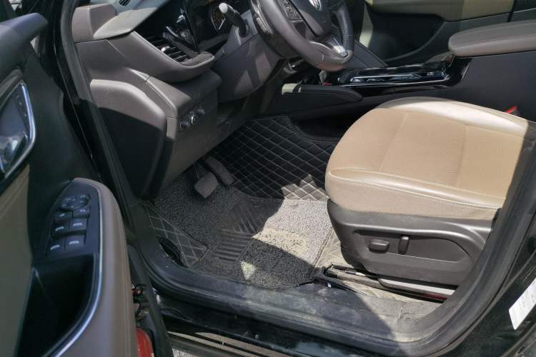 Used Buick Envision 2023 Encore Plus 652T Five-Seat Luxury Model Driver Seat