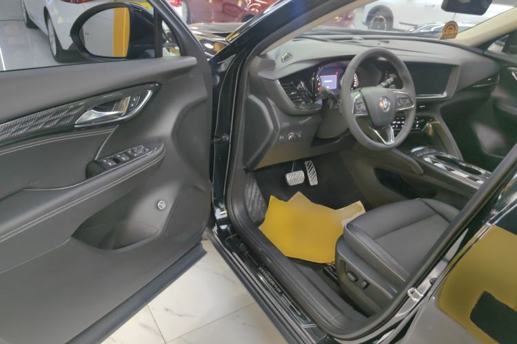 Used Buick Envision 2023 Encore Plus 652T Five-Seat All-Wheel-Drive Luxury Model Driver Seat