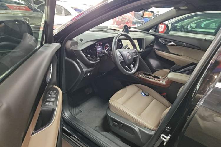 Used Buick Envision 2023 Encore Plus 652T Five-Seat Luxury Model Driver Seat