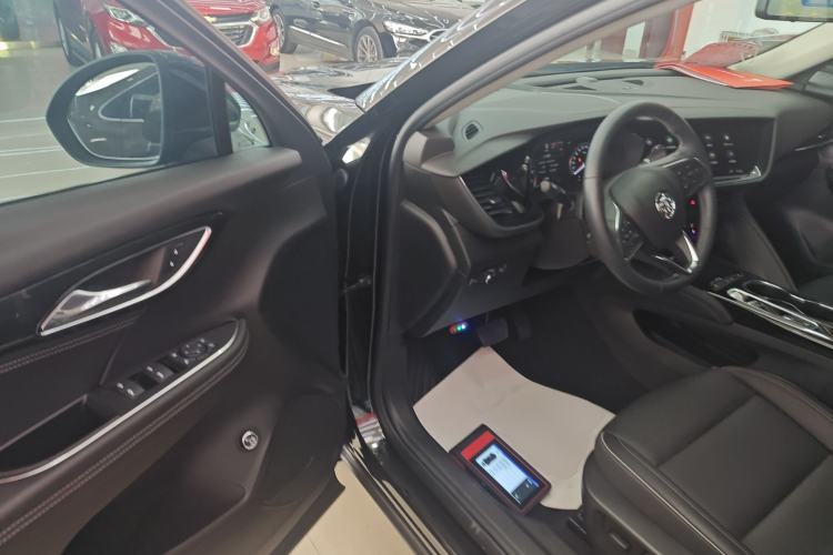 Used Buick Envision 2023 Encore Plus 652T Five-Seat Luxury Model Driver Seat