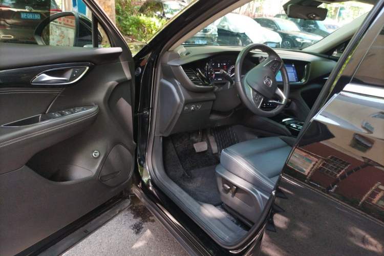 Used Buick Envision 2023 Encore Plus 652T Five-Seat Luxury Model Driver Seat