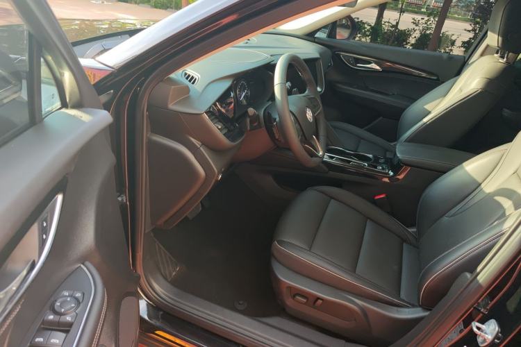 Used Buick Envision 2023 Encore Plus 652T Five-Seat Luxury Model Driver Seat