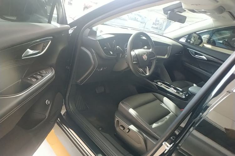 Used Buick Envision 2023 Encore Plus 652T Five-Seat Luxury Model Driver Seat