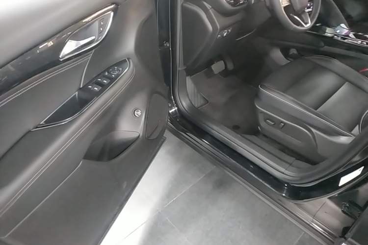 Used Buick Envision 2023 Encore Plus 652T Five-Seat All-Wheel-Drive Luxury Model Driver Seat