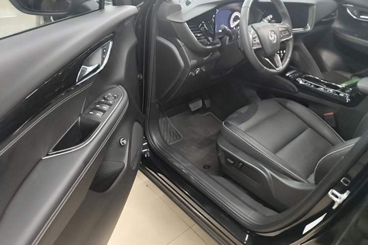 Used Buick Envision 2023 Encore Plus 652T Five-Seat Luxury Model Driver Seat