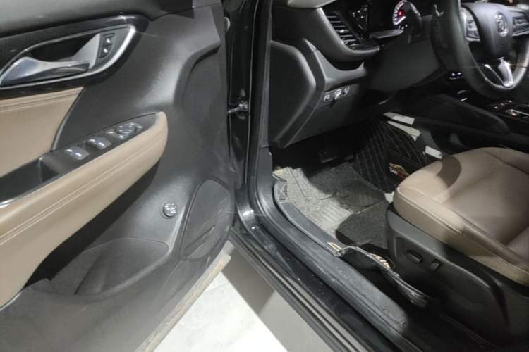 Used Buick Envision 2023 Encore Plus 652T Five-Seat Luxury Model Driver Seat