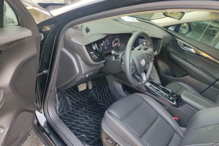 Used Buick Envision 2023 Encore Plus 652T Five-Seat Luxury Model Driver Seat