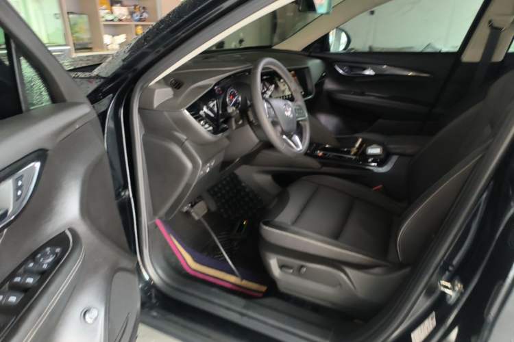 Used Buick Envision 2023 Encore S 652T Two-Wheel-Drive Luxury Model Driver Seat