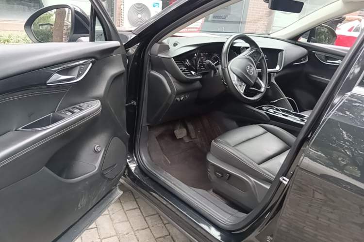 Used Buick Envision 2023 Encore Plus 652T Five-Seat Luxury Model Driver Seat