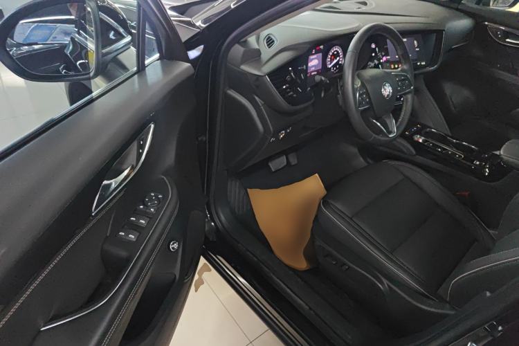 Used Buick Envision 2023 Encore Plus 652T Five-Seat Luxury Model Driver Seat