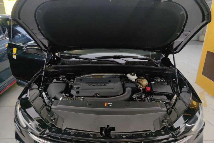 Used Buick Envision 2023 Encore Plus 652T Five-Seat All-Wheel-Drive Luxury Model Engine Bay
