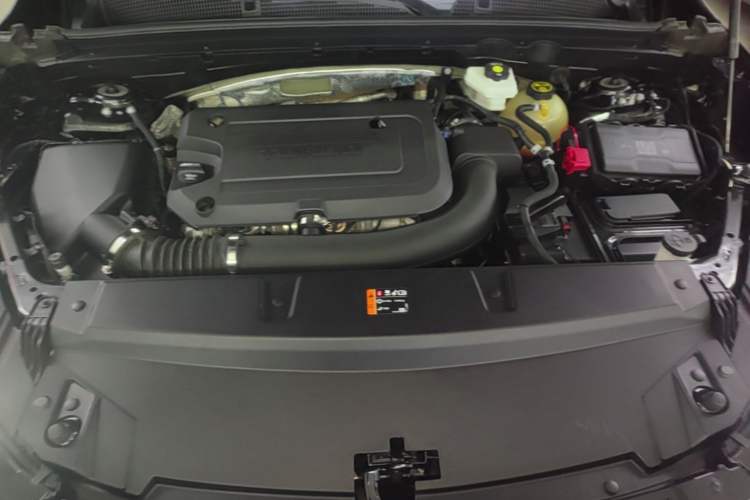 Used Buick Envision 2023 Encore Plus 652T Five-Seat All-Wheel-Drive Luxury Model Engine Bay