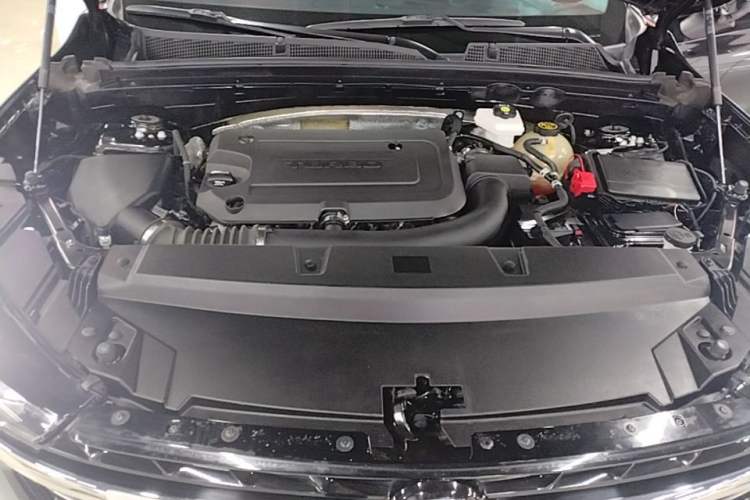 Used Buick Envision 2023 Encore Plus 652T Five-Seat Luxury Model Engine Bay