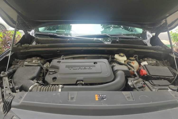 Used Buick Envision 2023 Encore Plus 652T Five-Seat Luxury Model Engine Bay